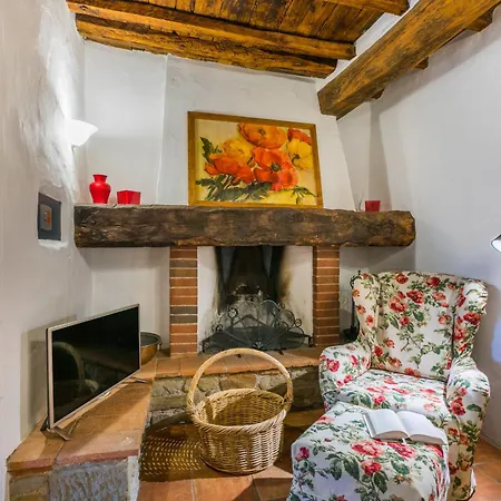Papavero By Interhome Apartamento Montevarchi